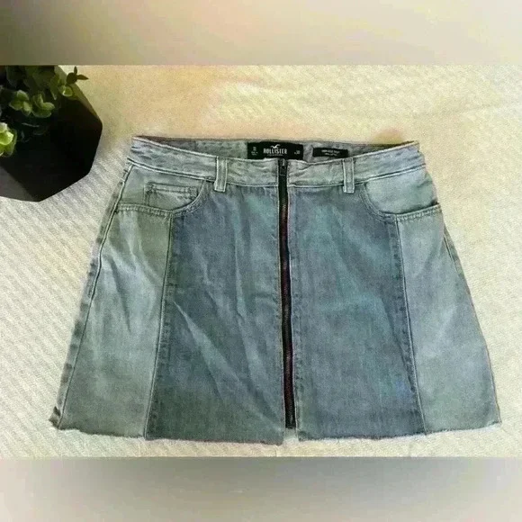 Hollister Two Toned Denim Cutoff Zipper Skirt Size 11 - Picture 1 of 4